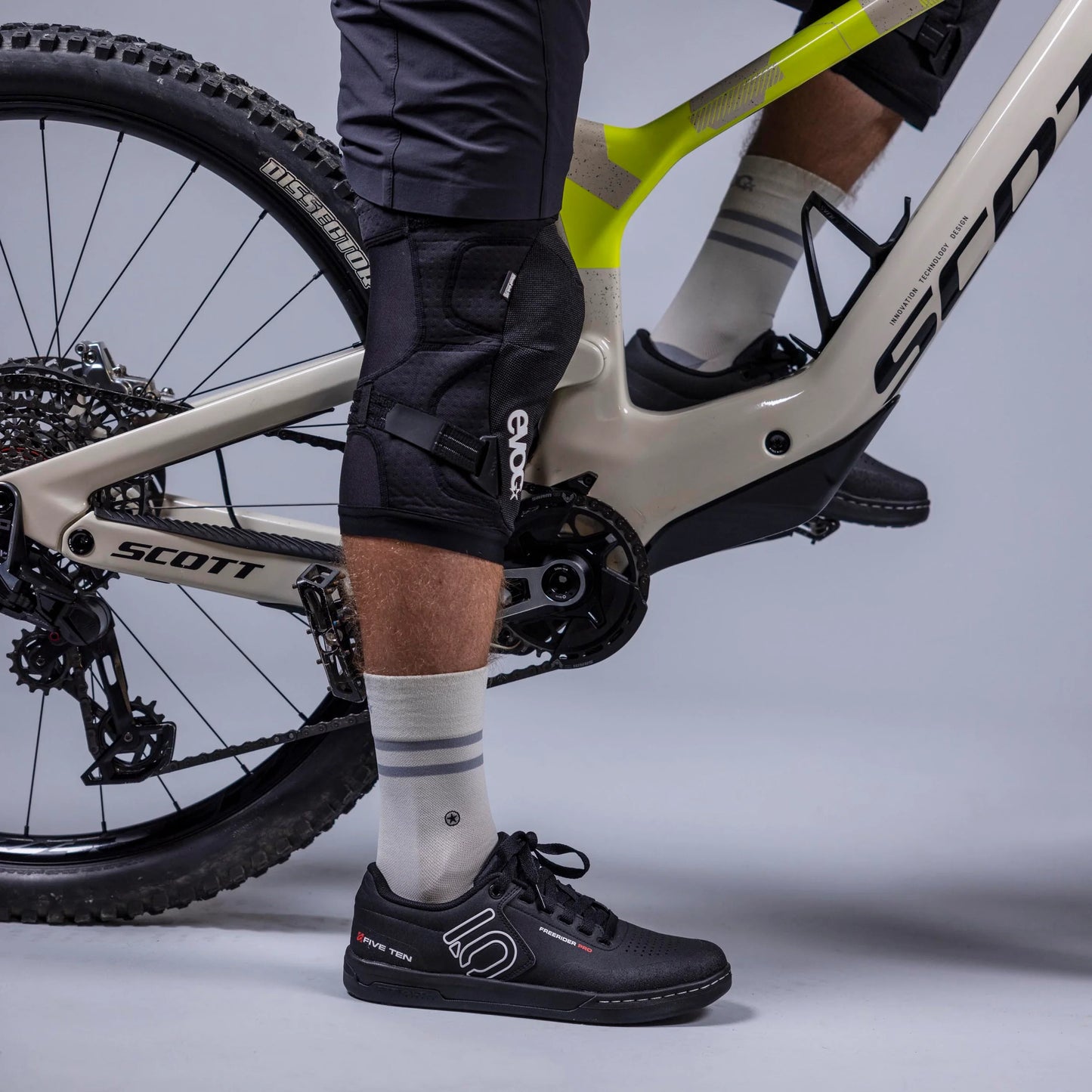 EVOC KNEE PROTECTOR LS FLEX ENDURO